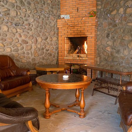 Guest House Oxygen Kazbegi Exteriör bild